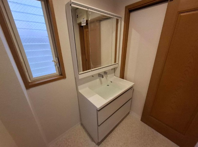 富田林市伏山　リフォーム済み戸建ての独立洗面台