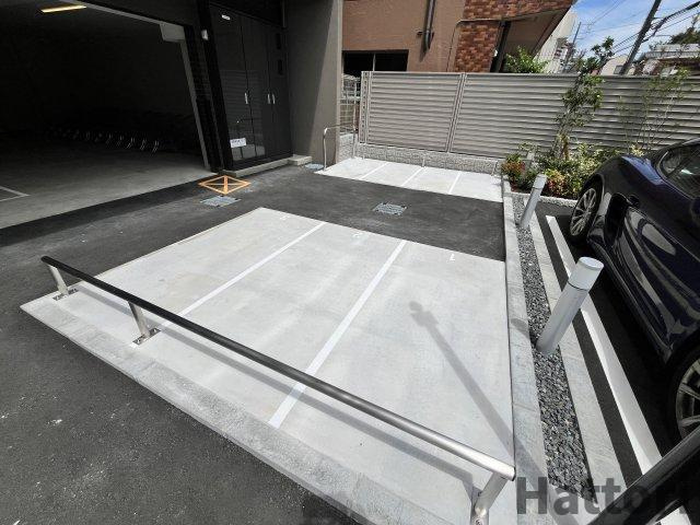 ArtizA緑地公園の駐車場