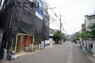 【前面道路含む現地写真】