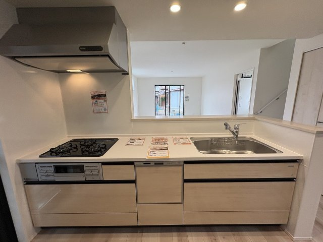 【キッチン】 | 大野城市南ヶ丘6丁目3期　1号棟（全4棟）【仲介手数料無料・0円】 | 施工例。施工例は完成時と異なる場合があります。
