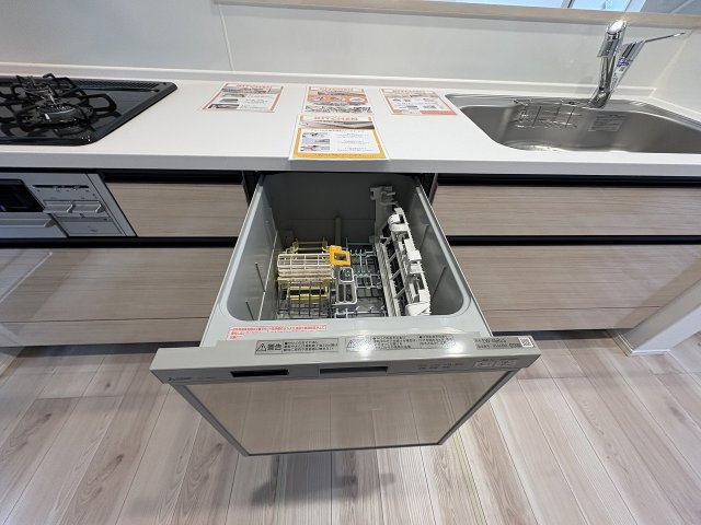 【キッチン】 | 大野城市南ヶ丘6丁目3期　1号棟（全4棟）【仲介手数料無料・0円】 | 施工例。施工例は完成時と異なる場合があります。