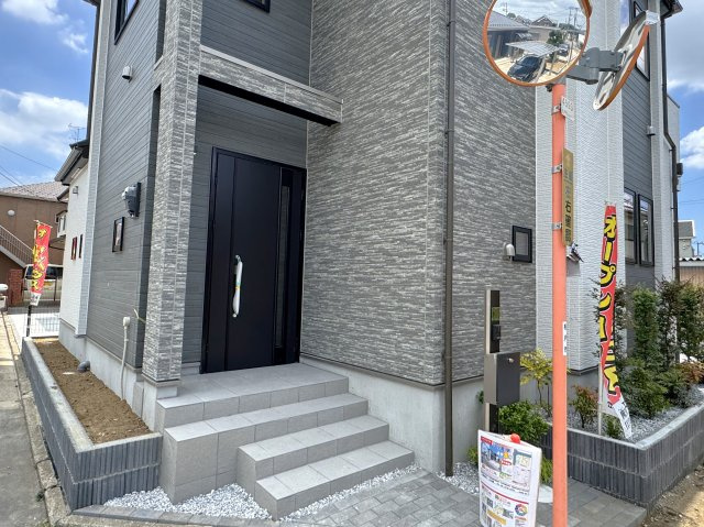 松戸市平賀新築戸建【殿平賀小学校：8分】のエントランス|エントランス・玄関ポーチ