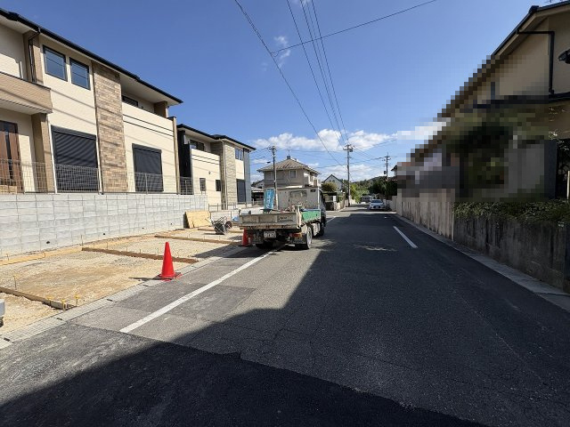 【その他】 | 大野城市南ヶ丘6丁目3期　2号棟（全4棟）【仲介手数料無料・0円】 | 現地写真。前面道路です。