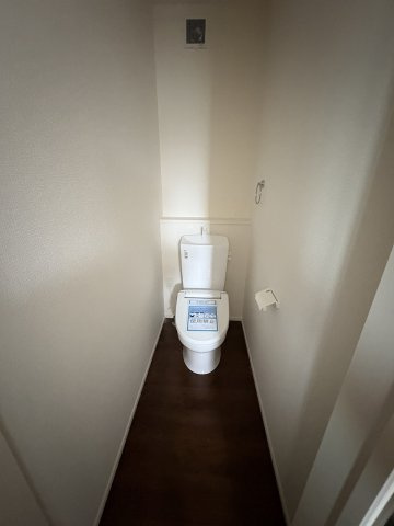 【トイレ】 | 大野城市南ヶ丘6丁目3期　2号棟（全4棟）【仲介手数料無料・0円】 | 施工例。2階にもトイレです。施工例は完成時と異なる場合があります。