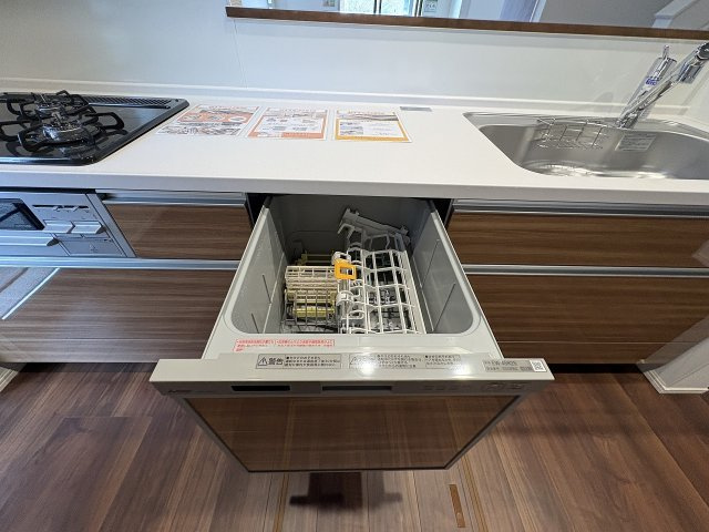 【キッチン】 | 大野城市南ヶ丘6丁目3期　2号棟（全4棟）【仲介手数料無料・0円】 | 施工例。施工例は完成時と異なる場合があります。