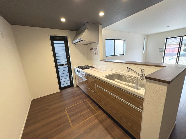 【キッチン】 | 大野城市南ヶ丘6丁目3期　2号棟（全4棟）【仲介手数料無料・0円】 | 施工例。施工例は完成時と異なる場合があります。