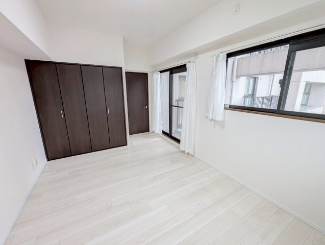 プラネシア星の子釜座御池の洋室