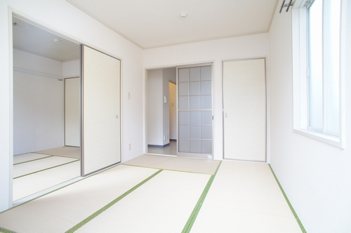 サンクレストハイツの居間・リビング