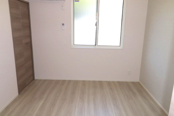 ロータスヒルAの洋室|個人の部屋や寝室として使える洋室です