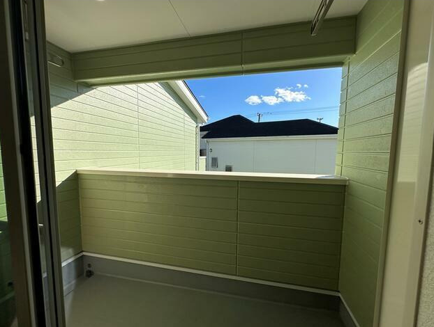 富士市原田滝上　新築戸建　全１棟　A棟のバルコニー|インナーバルコニーは雨の日のお洗濯に役立ちます♪