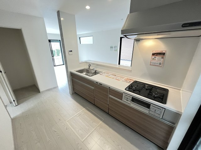【キッチン】 | 大野城市南ヶ丘6丁目3期　4号棟（全4棟）【仲介手数料無料・0円】 | 施工例。施工例は完成時と異なる場合があります。
