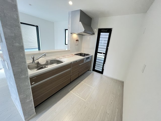 【キッチン】 | 大野城市南ヶ丘6丁目3期　4号棟（全4棟）【仲介手数料無料・0円】 | 施工例。施工例は完成時と異なる場合があります。