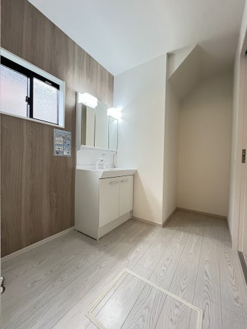 【洗面所】 | 大野城市南ヶ丘6丁目3期　4号棟（全4棟）【仲介手数料無料・0円】 | 施工例。施工例は完成時と異なる場合があります。