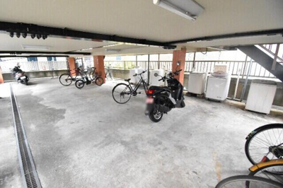 【駐車場】 | オリーブマンション