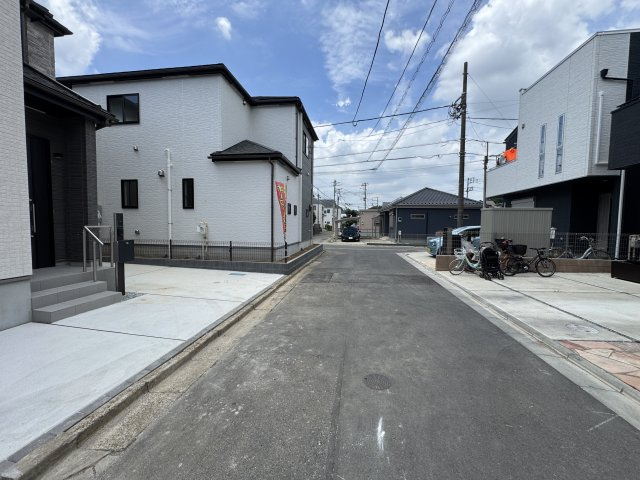 松戸市平賀新築戸建【殿平賀小学校：8分】の前面道路含む現地写真|北側前面道路