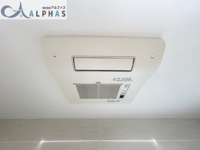 【浴室】 | 明石市二見町福里　新築戸建 | 浴室換気乾燥暖房機付きで、天候や時間帯を気にすることなく洗濯物を乾かすことができ、寒いときには暖房機能が活躍します♪