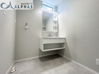 【内観：施工例】 | 明石市二見町福里　新築戸建 | 同社施工例♪シャワー付き洗面化粧台♪