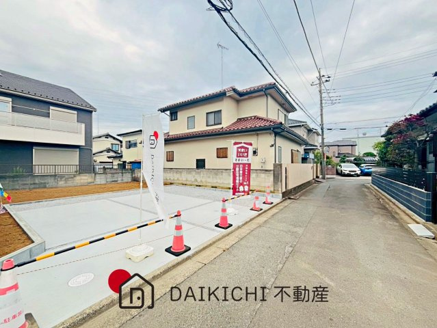 【前面道路含む現地写真】 | 鴻巣人形3丁目　リーブルガーデン　新築戸建　全1棟　1号棟