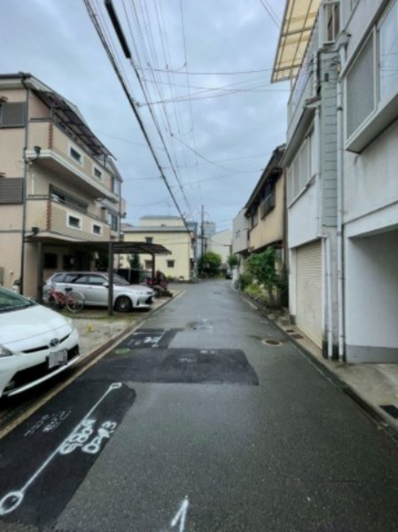 枚方市南中振２丁目の前面道路含む現地写真