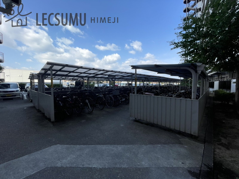 ネオハイツ姫路アメニティ228の駐輪場