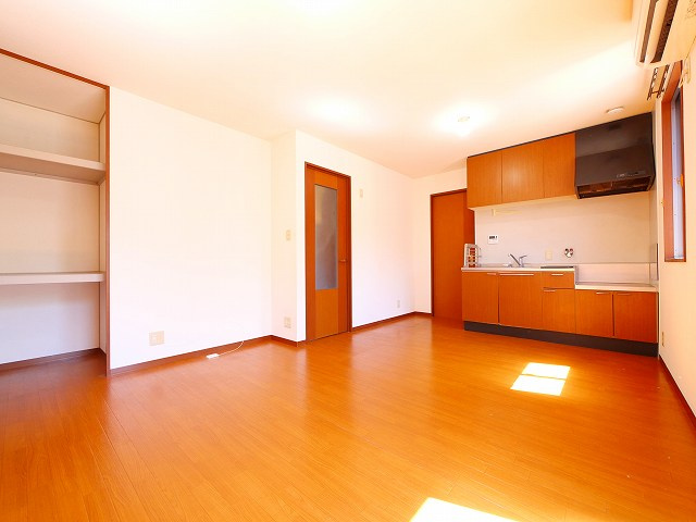 カサグランデ（六条）の居間・リビング