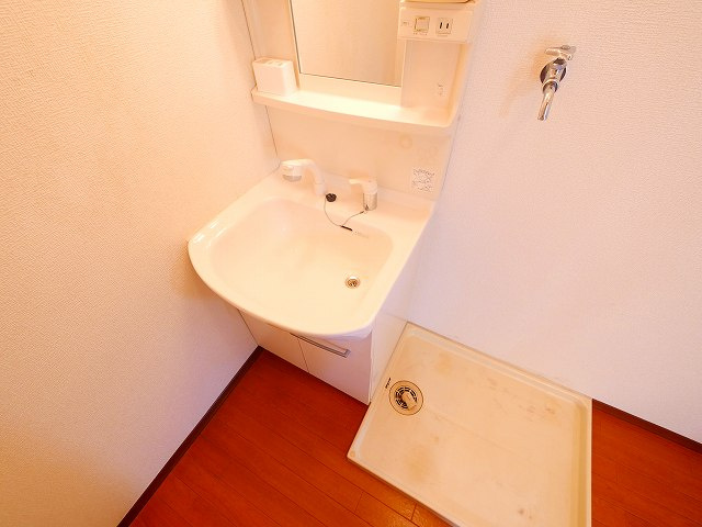 カサグランデ（六条）の独立洗面台