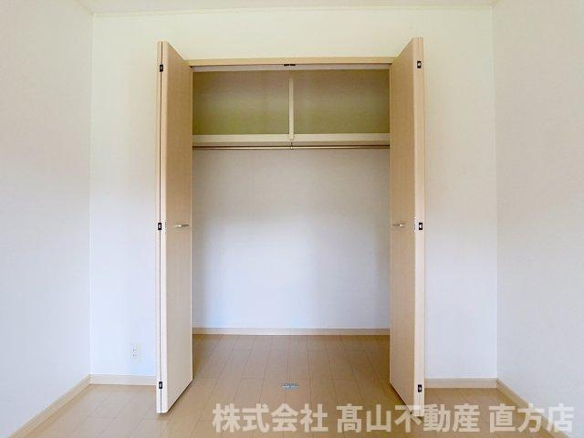 直方市大字上頓野のアパートの収納