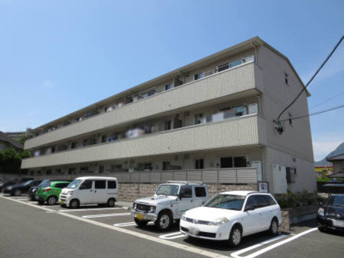 熊本市西区島崎２丁目のアパートの外観