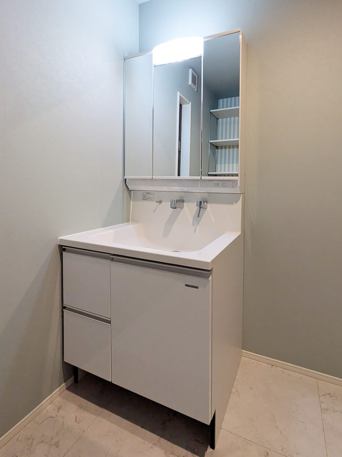 武庫元町１丁目新築戸建の独立洗面台