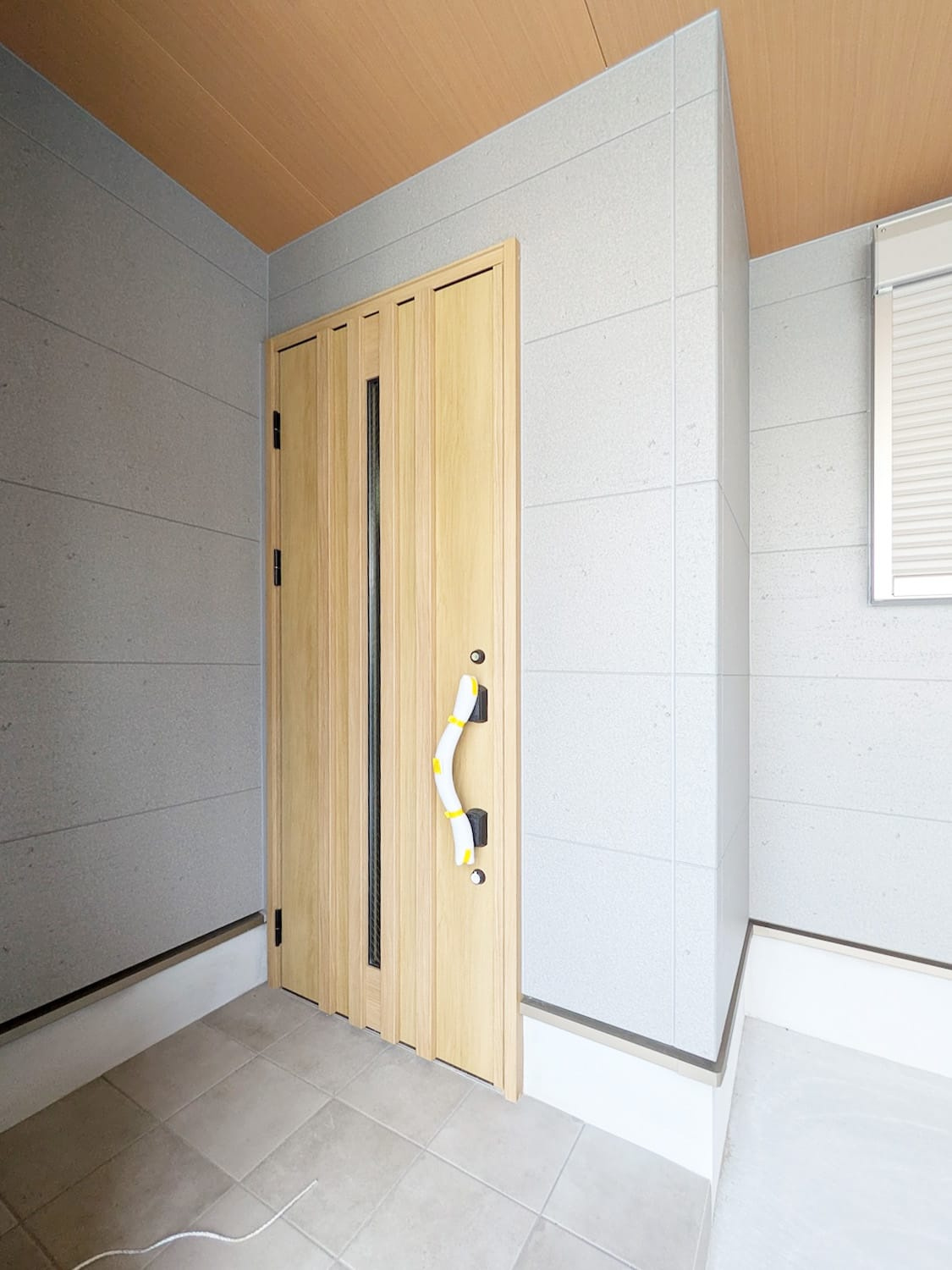 武庫元町１丁目新築戸建の玄関