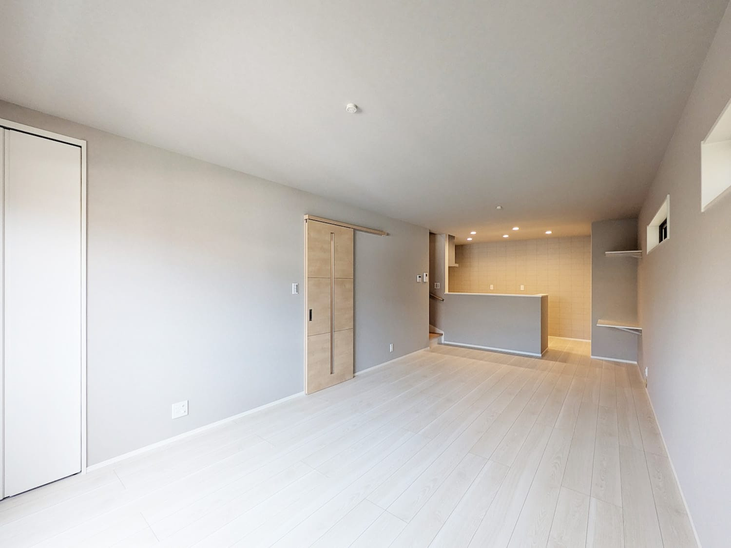 武庫元町１丁目新築戸建の居間・リビング|LDK約18.6帖あり、ダイニング、リビングスペースをそれぞれ広々とご使用いただくことができます。