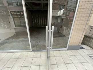 【エントランス】