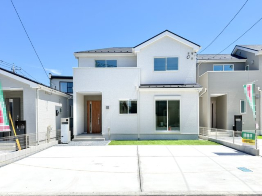 【中古戸建】高崎市新町の外観|■外観｜閑静な住宅街で始める新しい暮らし♪開放的な毎日をあなたへ(^^♪