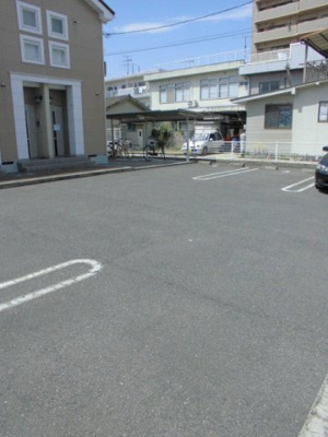 【駐車場】 | エクレール沖野上 | 駐車場に車を止められます