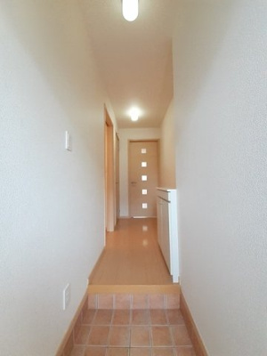 【玄関】 | エヴァーグリーンＣ | 落ち着いた玄関です