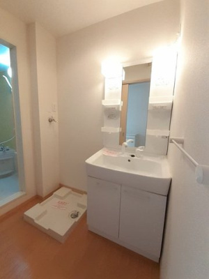 【洗面所】 | エヴァーグリーンＣ | ゆったりとスペースのある洗面所
