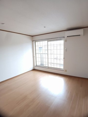 【居間・リビング】 | グランドゥールあおばＡ | リビングです