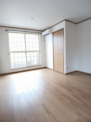 【居間・リビング】 | エーデルハイム | 居間です