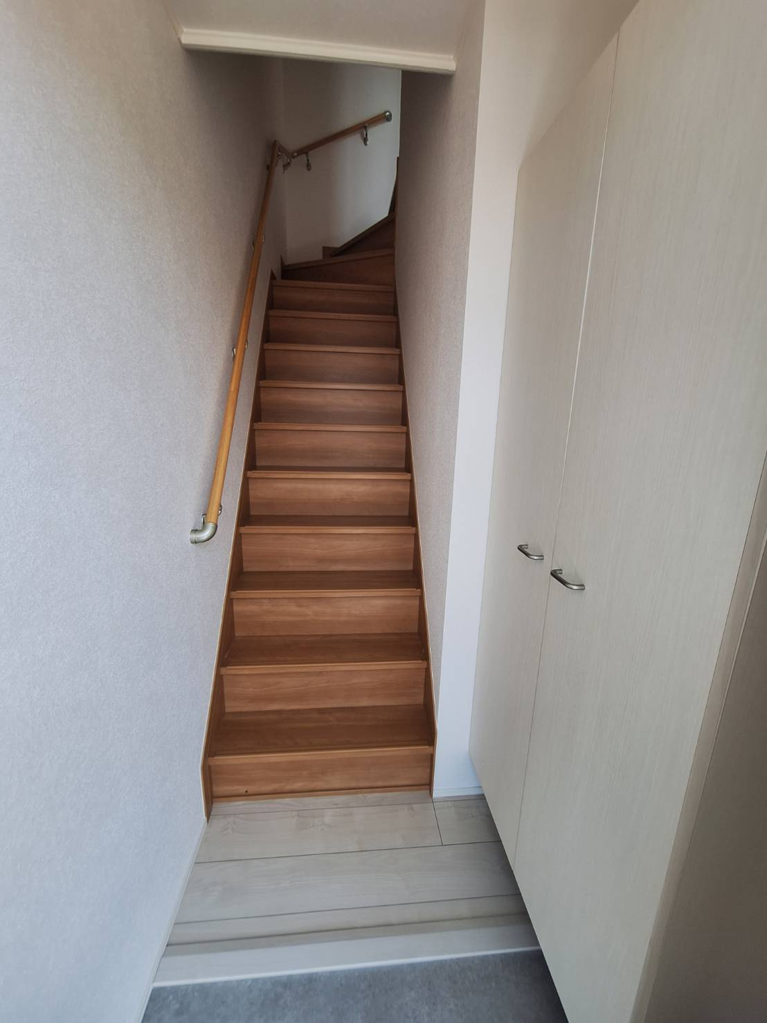 ウィステリア鶴ヶ峰の玄関