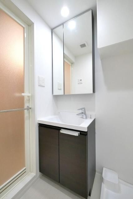 ＰＲＥＭＩＵＭ　ＣＵＢＥ　両国ＤＥＵＸの洗面所