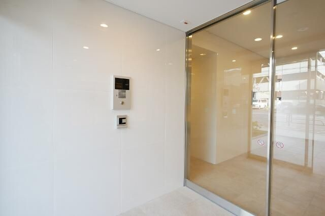 ＰＲＥＭＩＵＭ　ＣＵＢＥ　両国ＤＥＵＸのエントランス