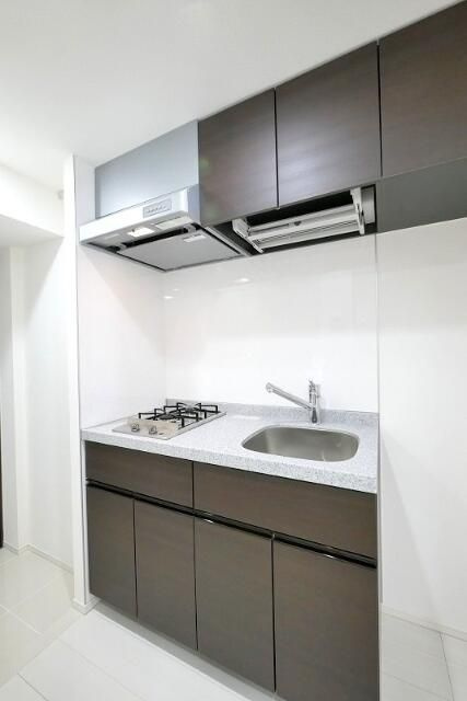 ＰＲＥＭＩＵＭ　ＣＵＢＥ　両国ＤＥＵＸのキッチン