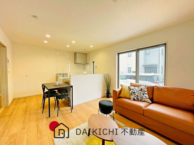 【居間・リビング】 | いろどりアイタウン北本市中丸2丁目　新築戸建　全1棟　1号棟