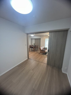 【洋室】ローレルコート学園前ＢC棟B 