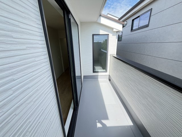 【バルコニー】 | 福岡市東区松香台1丁目2期　2号棟（全3棟）【仲介手数料無料・0円】 | 現地写真。