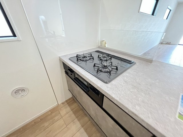 【キッチン】 | 福岡市東区松香台1丁目2期　2号棟（全3棟）【仲介手数料無料・0円】 | 現地写真。