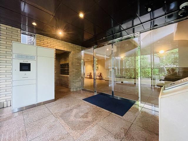 【エントランス】 | ルッシュ・西公園