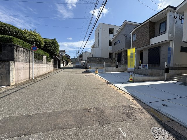 【その他】 | 福岡市東区松香台1丁目2期　3号棟（全3棟）【仲介手数料無料・0円】 | 現地写真。前面道路です。