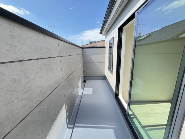 【バルコニー】 | 福岡市東区松香台1丁目2期　3号棟（全3棟）【仲介手数料無料・0円】 | 現地写真。