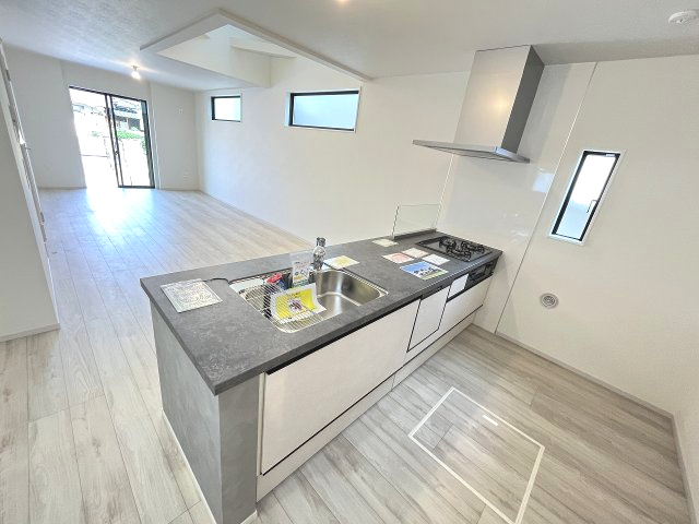 【キッチン】 | 福岡市東区松香台1丁目2期　3号棟（全3棟）【仲介手数料無料・0円】 | 現地写真。